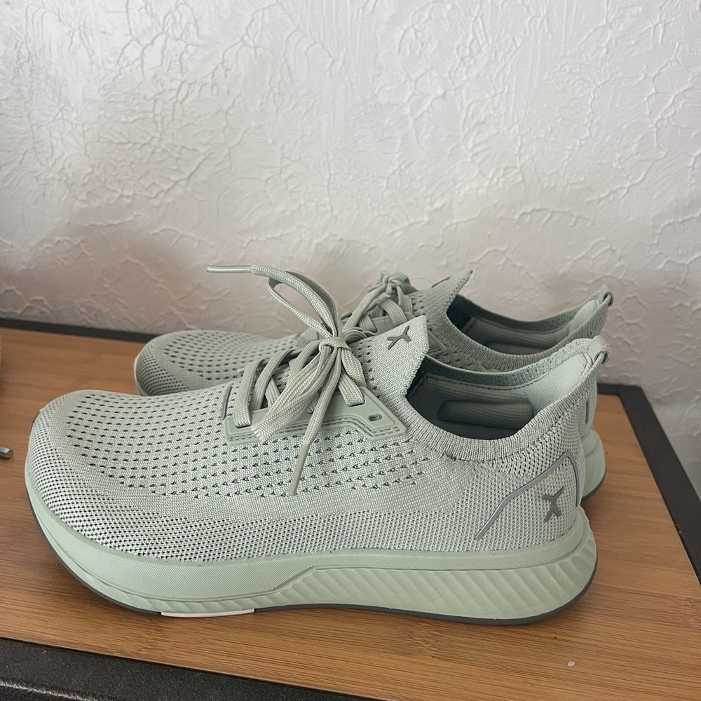 Flux footwear women’s shoes size 7